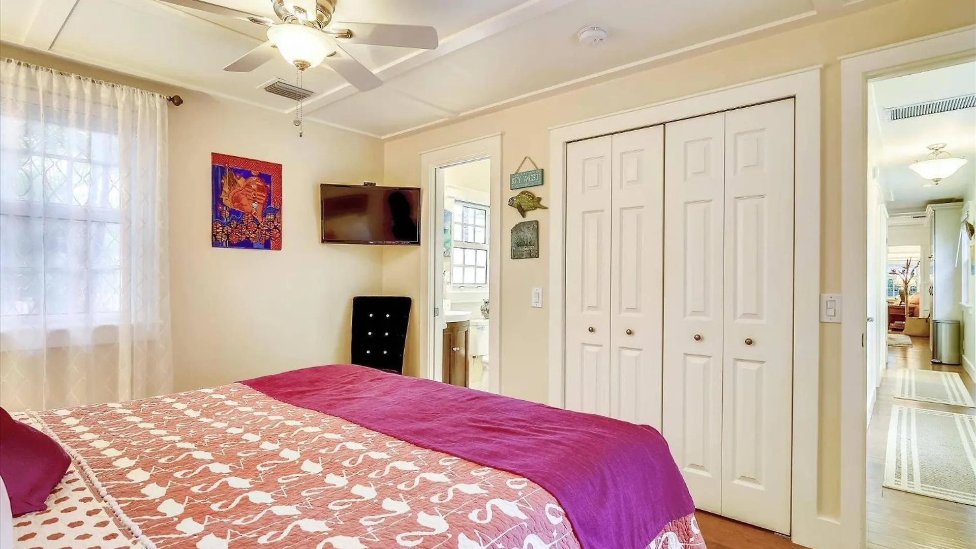 Paradise Palms: Beachside Getaway with Outdoor Living Key West Holiday home