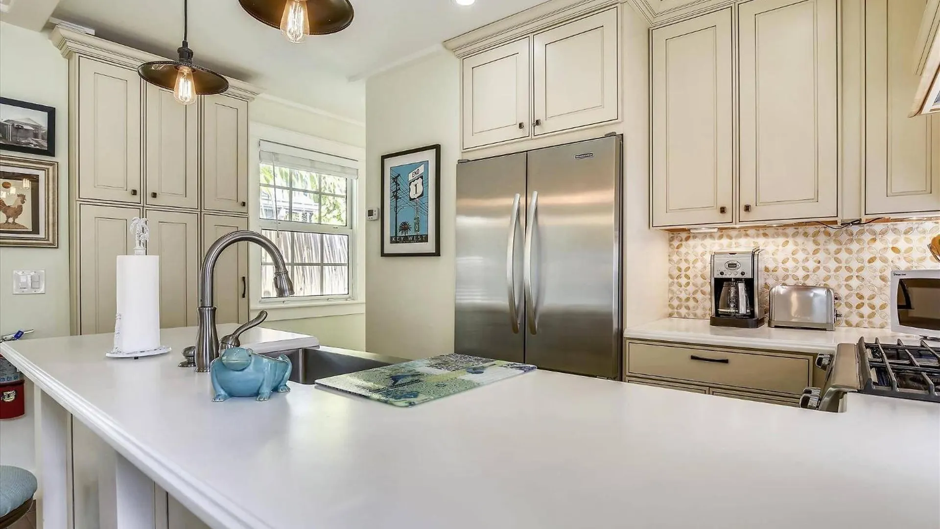 Paradise Palms: Beachside Getaway with Outdoor Living Key West